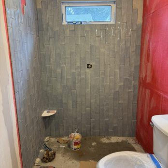 Marlexi Design - Window off center and the floor being floated with a pool in the middle. - General Contractors Near Me Marlexi Design - Window off center and the floor being floated with a pool in the middle. - General Contractors Near Me