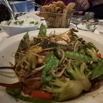 Off The Hook - Cashew Chicken - Seafood Near Me - Warrendale, Pennsylvania
