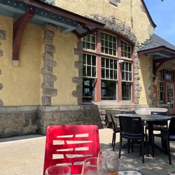 The 5 Kings Restaurant & Picaroons Brewhouse - Outside seating under a beautiful tree across from the water!