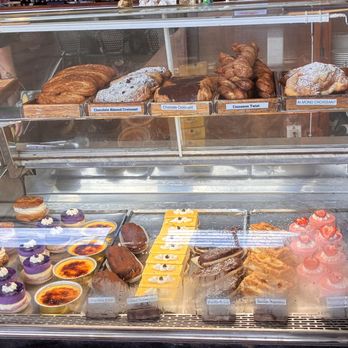 Lilikoi Bar and Grill - Bakery display - Hawaiian Near Me - Lihue, Hawaii Lilikoi Bar and Grill - Bakery display - Hawaiian Near Me - Lihue, Hawaii