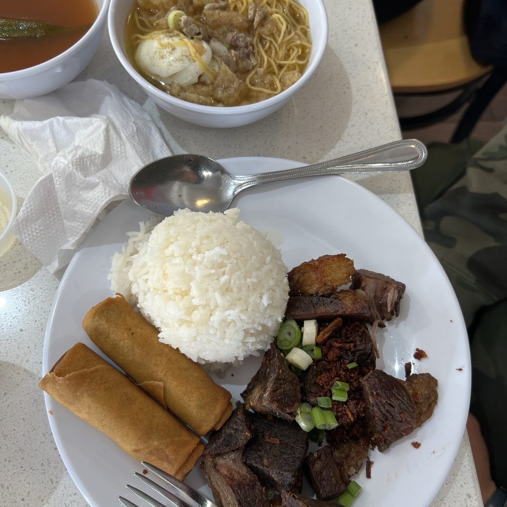 Batchoyan Ilonggo Restaurant - Crispy beef is the best - Filipino Near Me - Camarillo, California Batchoyan Ilonggo Restaurant - Crispy beef is the best - Filipino Near Me - Camarillo, California