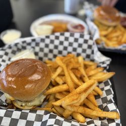 Bunzee Burgers & Wings