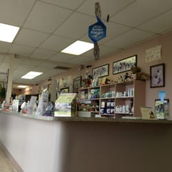 East Ventura Animal Hospital - Bao & Houster are having exams