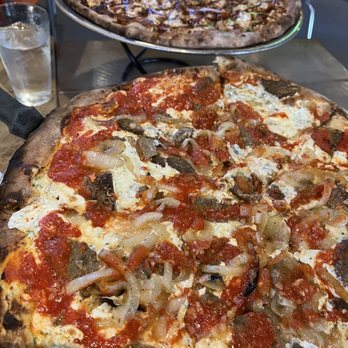 Tucci's Pizza - Pizza Near Me - Boca Raton, Florida