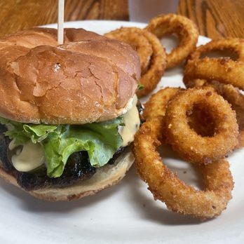 Town House Cafe - A cheese burger and onion rings - Cafes Near Me - Goldendale, Washington Town House Cafe - A cheese burger and onion rings - Cafes Near Me - Goldendale, Washington