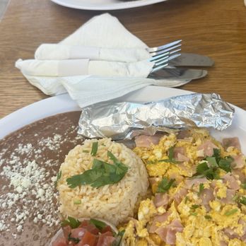 Miracle Bakery - Breakfast plate - Bakeries Near Me - Burbank, California