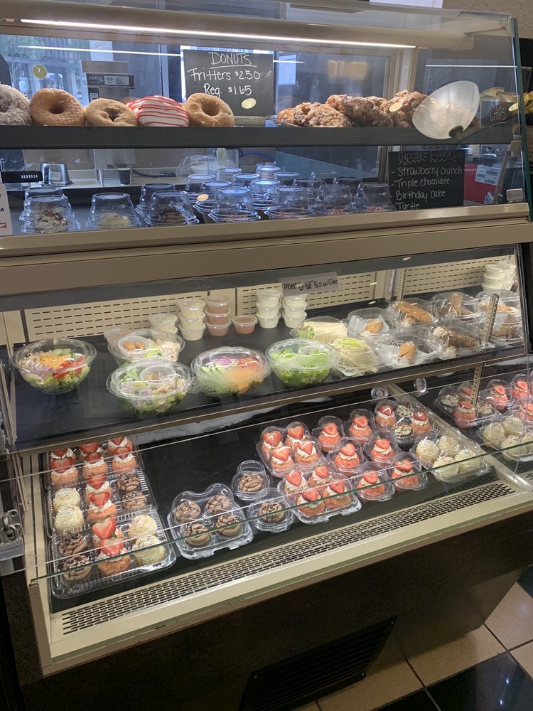 LINDA’S CUPCAKE CAFE Updated September 2024 2 State St, Rochester, New York Cupcakes