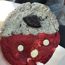 Davis Cookie Collection - 1/2 cookie - red velvet/ Cookie & cream