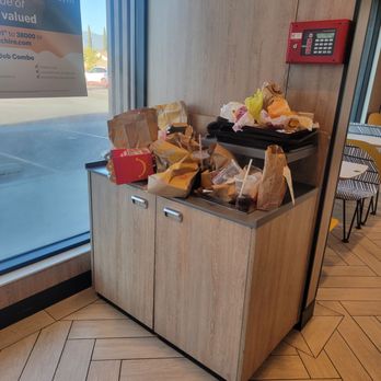 Mcdonalds - This is gross!! - Fast Food Near Me - Rialto, California Mcdonalds - This is gross!! - Fast Food Near Me - Rialto, California