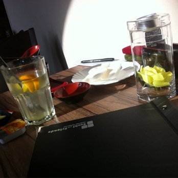 Sushi and Friends - Gratis Krabben Chips und Miso Suppe mittags - Sushi Bars Near Me - Berlin, BE