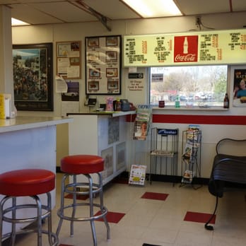 Freddie's Hamburger's - Inside - Burgers Near Me - Tulsa, Oklahoma