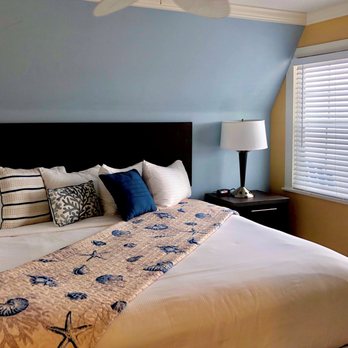 Edgewater Inn - Deluxe Single Room w/Balcony - Hotels Near Me - Saint Augustine, Florida