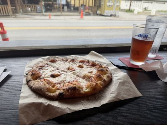 Vinyl Pies Pizza by null