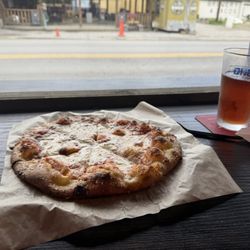 Vinyl Pies - Cheese pizza