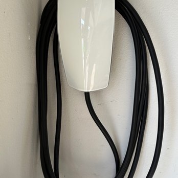 Eric's Lighting and Electrical Service - Clean perfect installation - Electricians Near Me Eric's Lighting and Electrical Service - Clean perfect installation - Electricians Near Me