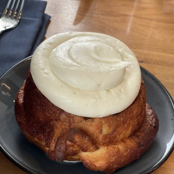 Marsh House - Cast Iron Cinnamon Roll - Southern Near Me - Nashville, Tennessee Marsh House - Cast Iron Cinnamon Roll - Southern Near Me - Nashville, Tennessee