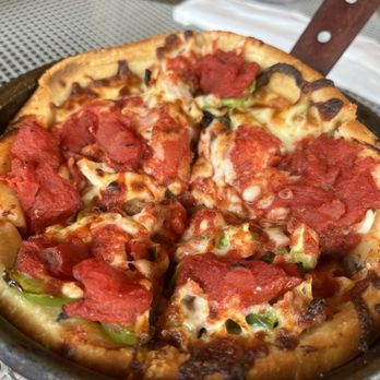 Uno Pizzeria & Grill - Numero Uno Deep Dish (7" Individual) - Pizza Near Me - Springfield, Massachusetts Uno Pizzeria & Grill - Numero Uno Deep Dish (7" Individual) - Pizza Near Me - Springfield, Massachusetts