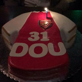 My Favorite Bite - Arsenal Jersey Cake - Bakeries Near Me