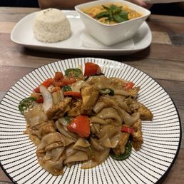 Red Curry and Drunken Noodles