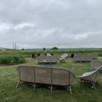 Inniskillin - Outdoor seating - Wineries Near Me - Niagara-on-the-Lake, Ontario Inniskillin - Outdoor seating - Wineries Near Me - Niagara-on-the-Lake, Ontario