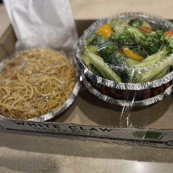 Sea Wok Restaurant - Takeout ready when I arrived - Chinese Near Me - Campbell River, British Columbia Sea Wok Restaurant - Takeout ready when I arrived - Chinese Near Me - Campbell River, British Columbia