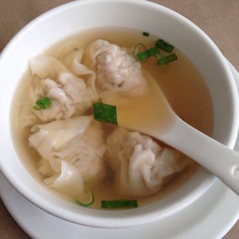 Chez Maxim Oriental - Wonton soup (one of the soup options with lunch special) - Chinese Near Me - Montreal, Quebec