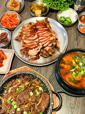 LA 장충 평안도 족발집 (올림픽점) LA Jangchung Jokbal by null