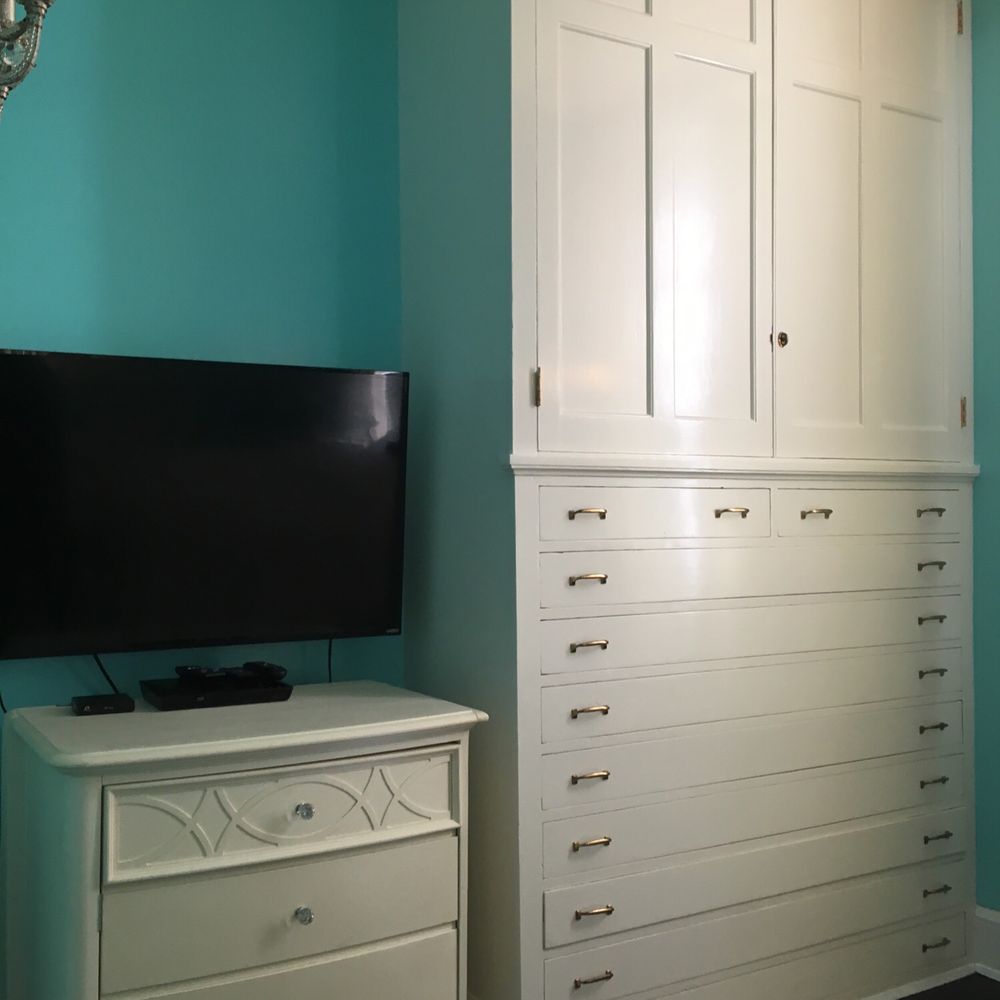 South Eden - Original built in cabinets - Hotels Near Me - Thomasville, Georgia South Eden - Original built in cabinets - Hotels Near Me - Thomasville, Georgia