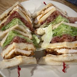 Par & Grill - Buffalo Chicken Club