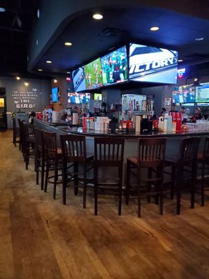 Pluckers Wing Bar by null