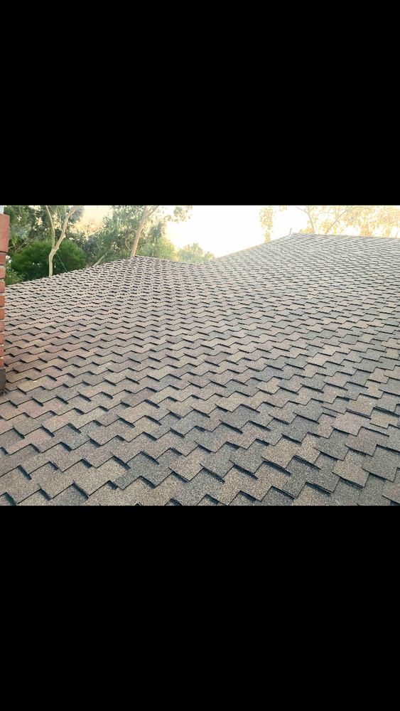 Slide of Markeasy Roofing