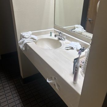Regency Inn - Geneseo - Room 114 - Hotels Near Me - Geneseo, Illinois Regency Inn - Geneseo - Room 114 - Hotels Near Me - Geneseo, Illinois