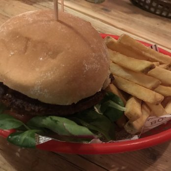 Rembrandt-Burger - Beyond meat burger small 6.90€ with fries - Burgers Near Me - Berlin, BE