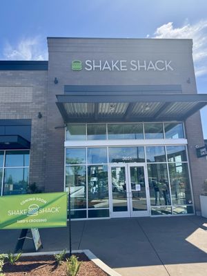 Shake Shack Reeds Crossing by null