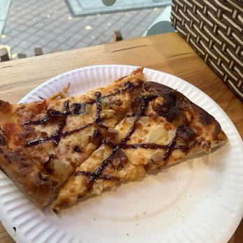 Dave & Mel's Pizzeria - Pizza Near Me - North Vancouver, British Columbia