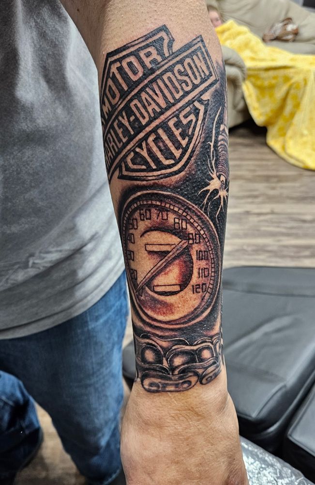 Ink & Steel Logo