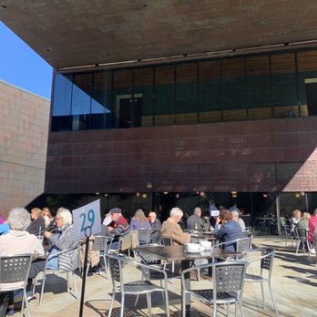 de Young Museum - Outdoor seating in the cafe - Art Museums Near Me - San Francisco, California de Young Museum - Outdoor seating in the cafe - Art Museums Near Me - San Francisco, California