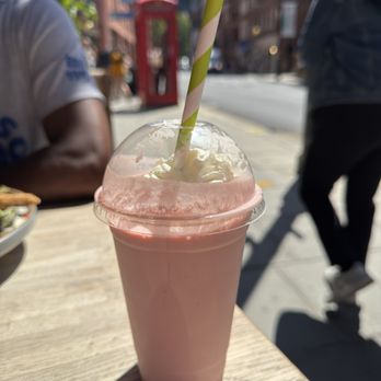 Crumpets - The AMAZING strawberry shake. - Coffee & Tea Near Me - London, XGL Crumpets - The AMAZING strawberry shake. - Coffee & Tea Near Me - London, XGL