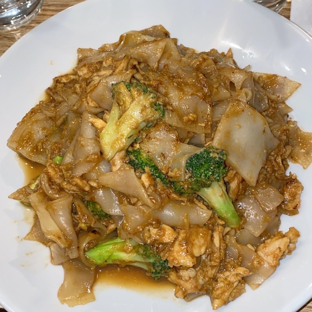Coconut Thai Cafe - 39. Pad See-You Dinner - Thai Near Me - Wellesley, Massachusetts Coconut Thai Cafe - 39. Pad See-You Dinner - Thai Near Me - Wellesley, Massachusetts