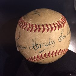 Living Legends Memorabilia And Collectibles