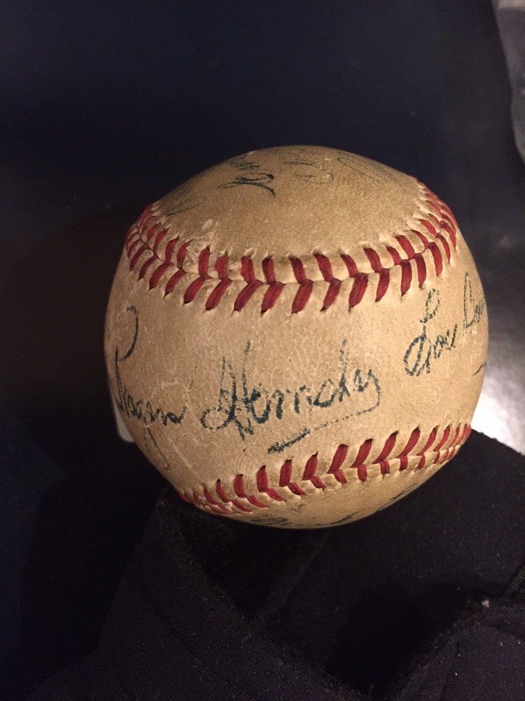 LIVING LEGENDS MEMORABILIA AND COLLECTIBLES Updated August 2024 29