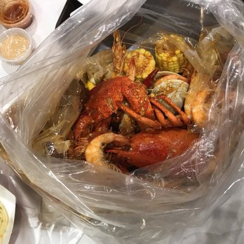 Cap't Loui - Combo w/ lobster, king crab, clams, shrimp, and crawfish! - Cajun/Creole Near Me - Stoneham, Massachusetts