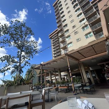 Deck. - Makai Tower - Hawaiian Near Me - Honolulu, Hawaii Deck. - Makai Tower - Hawaiian Near Me - Honolulu, Hawaii