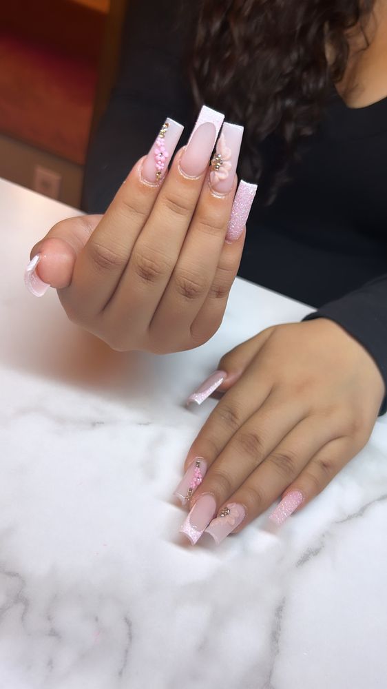 Nails By Jaasmine Logo