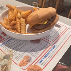 Governor's Restaurant & Bakery - Kids Cheeseburger