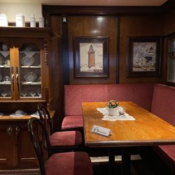 Hamburger Fischerstube - Nice environment, delicious food, good service! Strong recommendation!
