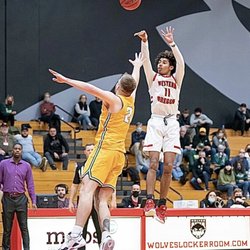 Clutch Elite basketball - Clutch elite Alum '21 Qiant myers