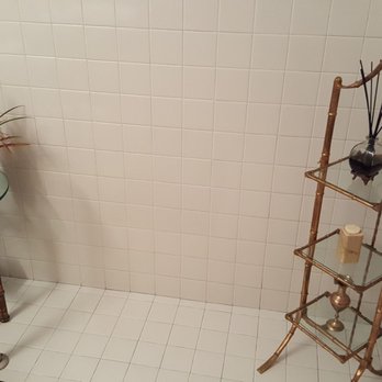 Sy Weiner, DDS - Even a candle for calming effect in the bathroom - Endodontists Near Me - Plantation, Florida