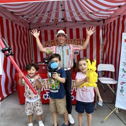 South Bay Entertainers  - Gilroy gardens balloon twisting