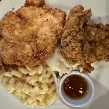 Amaro’s Table - 8'26 - Fried chicken dinner, really good - New American Near Me - Castle Rock, Washington
